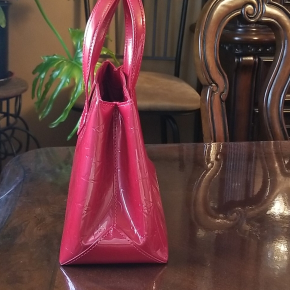 Lous Vuitton Vernis Wilshire PM Pomme D'amour - Picture 5 of 16